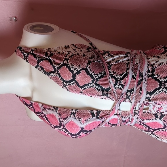 Pink and White Snakeskin Cut Out Front Halter Neck One Piece Swimsuit size Large - Picture 2 of 4